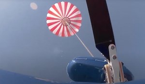 VIDEO. Parachutes pour hélicoptères : comment ça marche ?