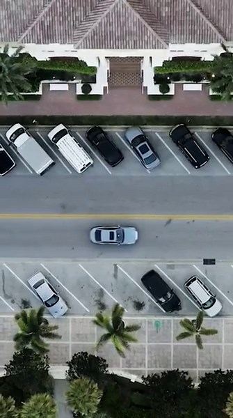 አዲስ አበባ ስማርት ፓርኪንግን? | The Buna Table በዚህ ክፍል ውስጥ አዲስ አበባ ከተማ አስተዳደር እና ዩኤስኤፍ ሆልዲንግስ መካከል የተፈረመውን የህዝብ-ግል ሽርክና እንመለከታለን። ይህ ትብብር በከተማዋ የመኪና ማቆሚያን ወደ ዘመናዊ ዲጂታል መስመር ማምጣትን ያላሳየ ሲሆን፣ የፓርኪንግ አሰራርን አስተካክሎ የተሳካ የገቢ ምንጭ ማድረግ ይችላል። ዘመናዊ ቴክኖሎጂ፣ ዲጂታል ክፍያ፣ ማቆሚያ አሰራርን በቀላሉ ማቀናጀት፣ እና ከአሁኑ ችግኝ ዘርፍ ወደ ትኩረት ያቀረበ መልዕክት ነው። #ethiopia #addisababa #parking