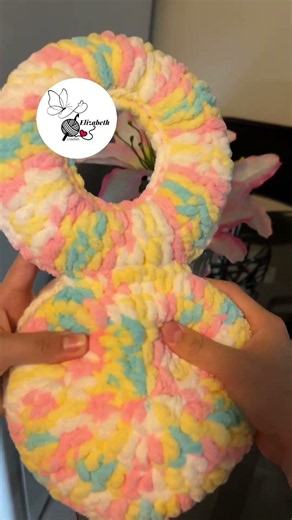 Mochila protectora, anticaídas a crochet para bebé.