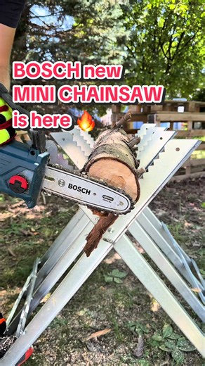 🪚 What if your chainsaw could fit anywhere? The brand new BOSCH GKE 18V-20 mini chainsaw is light, compact and cuts branches, beams and timber up to 18cm in the tightest spaces — 350 cuts per charge! #toolbrothers #bosch #powertools #boschtools #chainsaw
