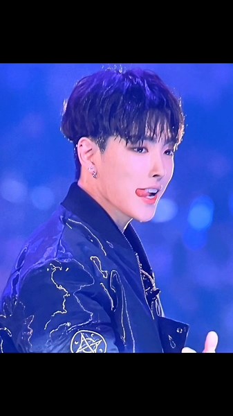 Kim Hongjoong's Iconic Hong Undercut Return!