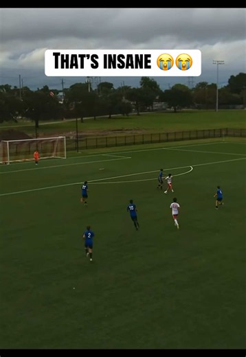 How tf did bro do that 🤯🫣 @Nofrizzjay #risingballers #footy #football #futbol #footballtiktok