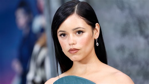 Jenna Ortega se sincera sobre su ansiedad, su infancia y el fenómeno Miércoles: "Ella odiaría esto"