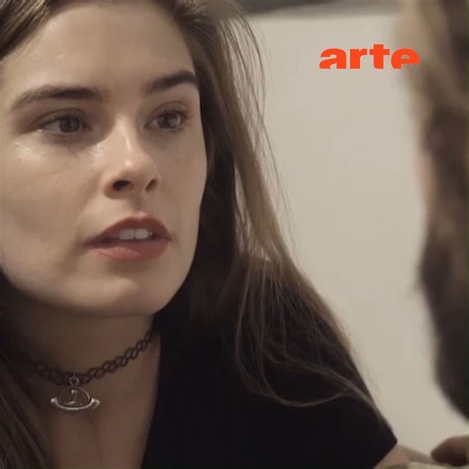 Ce flirt va bouleverser leur vie. Ils ne le savent pas encore mais nous, si !💘 #courtmétrage #FlashForward #lovestory | Court-circuit