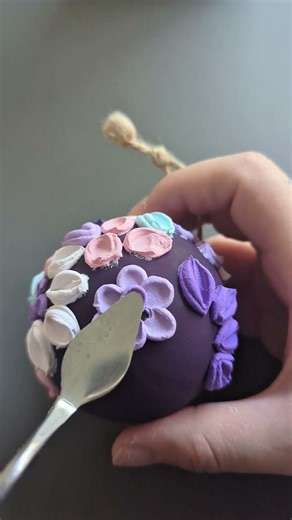 ✨ Christmas texture magic from last year… and this year’s are already in progress 🎄💚