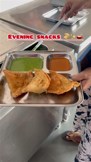 Mess evening snacks 🥠✨🌸 #hostellife #viral #trendingshorts #ytshorts #messfood #collegelife