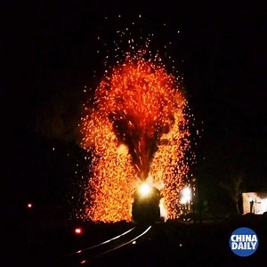 This steam engine burns bright against the night sky. Go to Hami, NW China's #Xinjiang Uygur autonomous region to see a relic from the steam engine era. | China Daily
