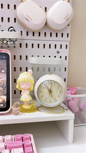 Vintage Alarm Clock Styles and Aesthetic Sounds