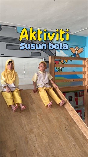 1K views | Jom kita test adik-adik ni, diorang boleh tak kenal nombor-nombor genap 樂 Adik-adik Little Caliphs® ni nampak sangat yakin dan pantas untuk kenal nombor yang ditulis pada bola dan cawan tu  JOM PANDAIKAN ANAK DI LITTLE CALIPHS®  Little Ilham & Yumna 吝 Little Caliphs® Alam Impian #LittleCaliphs #littledaie #jommasuklittlecaliphs #tiktokguru #fyp #Parenting #ChildDevelopment | Little Caliphs | Facebook