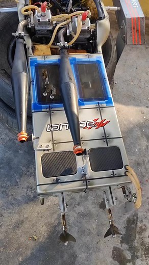 Twin Engine Rigger: Ultimate RC Boat Experience