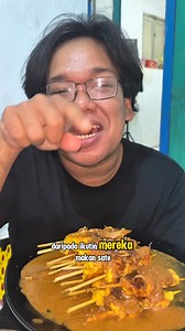 Sate Ayam Bumbu Kacang Ala Anak Kost yang Enak Mudah dan Simpel. Inilaaaahhh defenisi kelezatan dari sate yang sesungguhnyaaa. Gw tau sekarang lagi idul adha, tapi sate ayam bakalan ada dihati sihh Resep bumbu Sate Kacang Bahan 1: 150gr kacang tanah 2 sdt desaku bawang putih bubuk 1 sdt ladaku merica bubuk 1 sdt desaku cabe bubuk 2 sdm bawang goreng 3 lembar daun jeruk 50gr gula merah 1 sdm gula pasir 1 sdt garam 400ml air panas Cara membuat : 1. Goreng dulu kacang tanah lalu blender aja semua b
