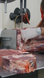 122K views · 1K reactions | Cutting Bison Meat! 怜 #reels #meat #bison #butcher #butchering #thebeardedbutchers | The Bearded Butchers | Facebook