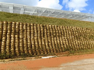 Geocell application: Geocell Retaining Wall/ Geocell wall.