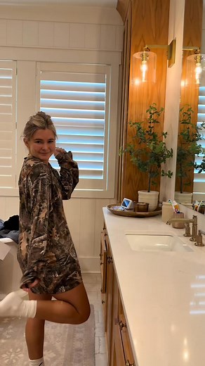 19K views · 514 reactions | At what age do you learn self control? Asking for a friend 﫣 #CapCut #reality #sahmsoftiktok #fyp #momsoftiktok #grwm #dayinmylife #momlife #sahm #girlmomlife #girlmom | Weare the benjamins | Facebook