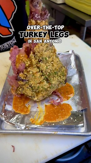 Over the top turkey legs in #SanAntonio #bbq #turkeylegs #sanantoniofood #tiktoksanantonio #sanantoniocheck