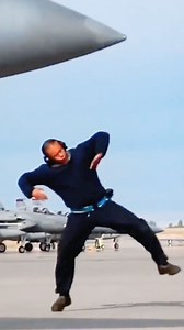 220K reactions · 12K shares | amazing moment of the Air Force team #airforce #fighterjet #fighter #fighterpilot #aviation | Gylda Lecia | Facebook