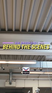 25K views · 444 reactions | Wie funktioniert der Siebdruck? ⁠ In diesem Erklärvideo erzählt Euch Raymond wie der Diebdruck funktioniert und welche unterschiedlichen Methoden es dabei gibt. Dies ist Teil 1, denn zum Siebdruck gibt es viel zu erzählen. Es bleibt also spannend ⁠ #TRIGEMA #MadeinGermany #Familienunternehmen | TRIGEMA | Facebook