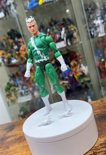 Minute Review Series | Part 14 Marvel Legends Quicksilver Overall rating: 5.5/10 #actionfigures #avengers #xmen #quicksilver #marvellegends