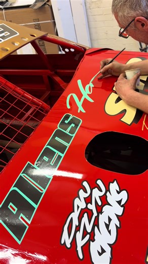 Exploring Traditional Freehand Signwriting Techniques