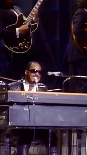 🎤✨ Stevie Wonder – “I Wish” | Motown 25 Performance