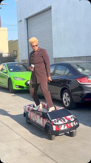 Out In LA Baby⭐️ #Hollywood contact @scraperbiketeam | Jahna Wilhite