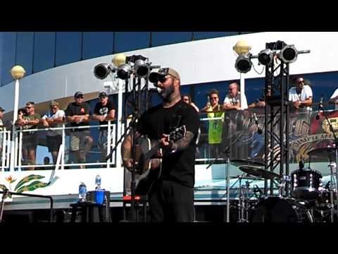 Aaron Lewis - Acoustic "Turn the Page" Seger Cover Awesome