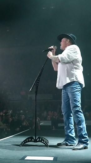 Last show of the year tonight!! It's been a pretty dang good year. | Tracy Lawrence