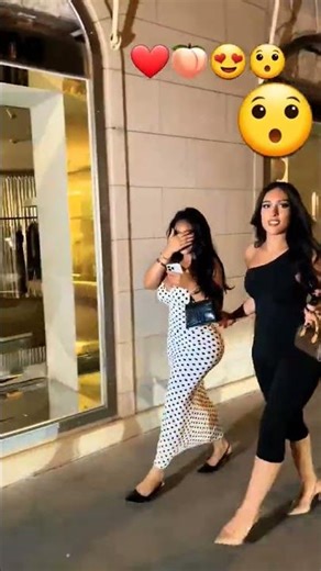 Beautiful insta model in public with Fans 😃👏🔥😉 #2025 #instamodels #viralvideo #viralreels #enjoy