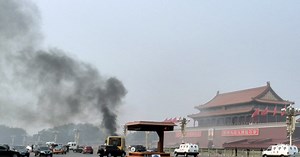 5 Killed as Car Crashes into Beijing's Tiananmen Square