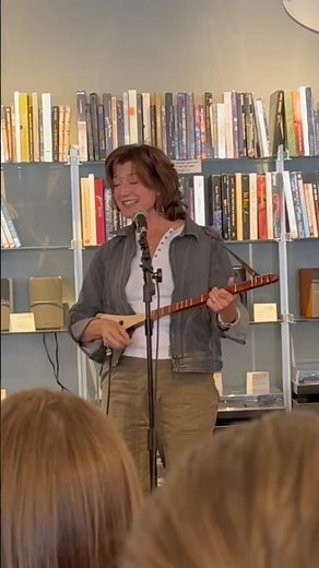 AMY GRANT LIVE Intimate In Store Performance Kick-Off to 2026 TOUR Minneapolis Mn