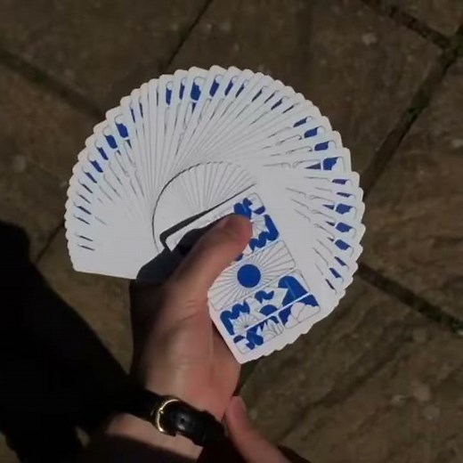 How to fan a deck of cards (MUST LEARN)