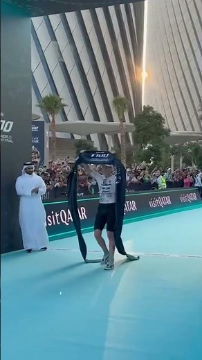 He came, he conquered. The unmatched Hayden Wilde is the 2025 T100 World Champion 👑 #Triathlon