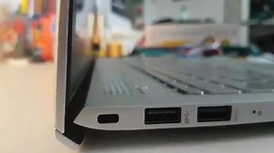 12K views · 80 reactions | Bản lề nâng được cải tiến giúp HP ENVY 15 tản nhiệt tốt hơn và đem đến cho bạn hiệu suất công việc tối đa. Xem thêm: www.hp.com/go/hpenvynotebook Nguồn: Charlie Castetbomn (@charlie.castetbon) | HP Vietnam | Facebook