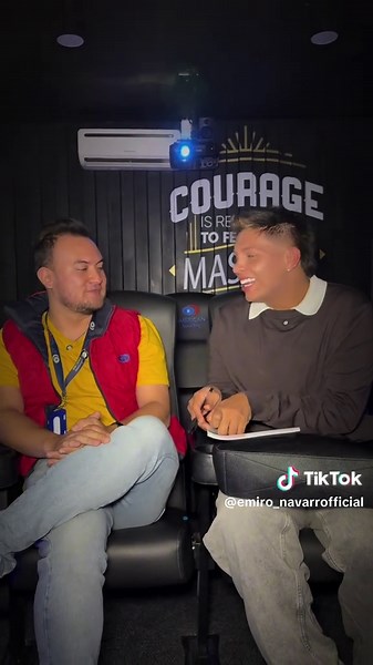 Estudiemos inglés juntas con Emiro Navarro