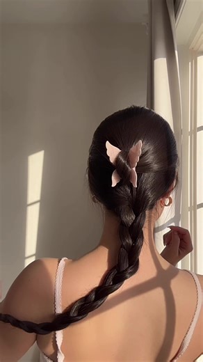 Butterfly Clip Hairstyles: Easy Styling Ideas