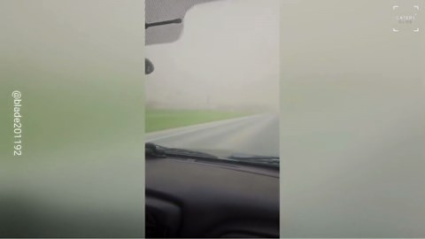 Rare Dust Storm Sweeps Illinois, Blinding Drivers and Darkening the Sky