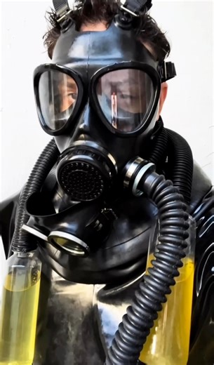 Between rubber, hoses and urine! 🐽🔥🖤💯 #latex #latexfetish #rubberfetish #heavyrubber #heavyrubberfetish #fetish #rubberism #urine #urinefetish #RubberUrine | Rubber Urine