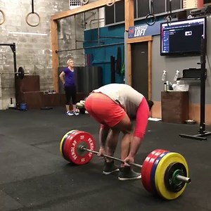 Woo hoo: 500lb behind-the-back deadlift with captain hookgrip. Definitely due for a deload next week. #lbeb #liftbigeatbig | Lift Big Eat Big