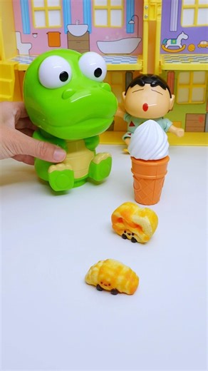 WOW! Dino ate Shin-chan's ice cream!🍦🥨🥐