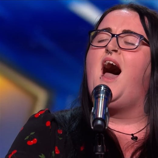 Supermarket worker Stacey Leadbeatter wins KSI's Golden Buzzer! | America's Got Talent Auditions