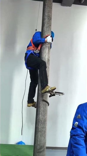 How Workers Climb Poles Without Ladder | This Safety Technique Explained