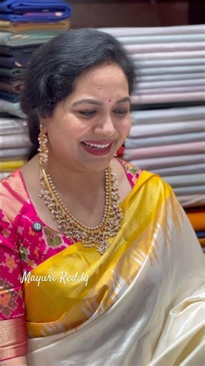 Singer Sunitha live singing at Savithri handloom shopping mall #sunitha #singersunitha #savithri