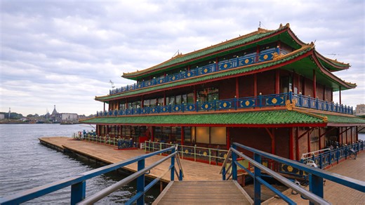 Walking through a different side of Amsterdam