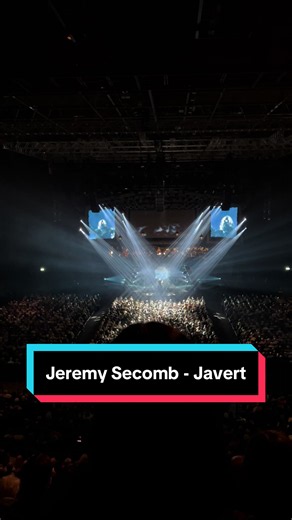 Will need 15 working days to recover from Les Mis at The Utilita Arena in Birmingham. Phenomenal across the board. Samantha Barks as Fantine!!! Killian as JVJ (perfection) and Jeremy Secomb as Javert. WOWSA. . . . . . #javert #jeremysecomb #lesmis #lesmiserables #musical