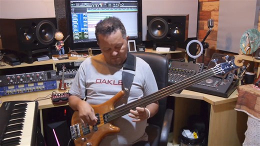 Ryldo Di Souza on Instagram: "Sade - Smooth Operator (Bass Cover)usando um Fretless"
