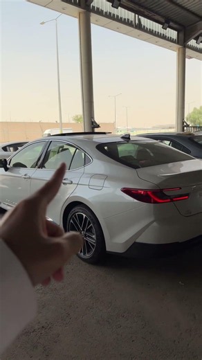 Do you prefer the Toyota Camry with a standard sunroof or a panoramic roof🤔🔥?! #RamzAlEmaratCars ...