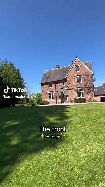 Explore The Farmhouse: Perfect for Large Groups in Derbyshire