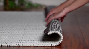 SAFAVIEH Vermont Collection Accent Rug - 4' x 6', Brown & Ivory, Handmade Wool, Ideal for The Living Room, Dining, Bedroom (VRM909T)