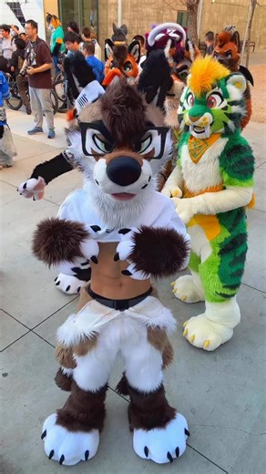 Palace Wolf on Instagram: "Suga suga"