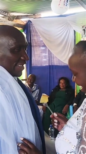 Shy Bride feeding husband Cake 🤭🥰 #wedding #shortsfeed #love #bride #marriage